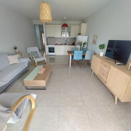 Myrsini'S Sea View Apartment Néa Péramos Zewnętrze zdjęcie