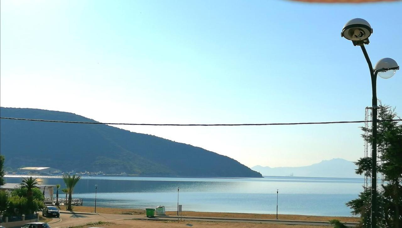 Myrsini'S Sea View Apartment Néa Péramos Zewnętrze zdjęcie
